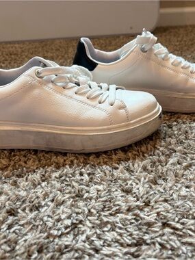 Steve Madden White Leather Platform Sneakers with Black Heel Accent - Women's